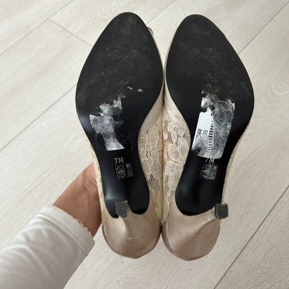 Bridal Lace Heels - Picture 6 of 6